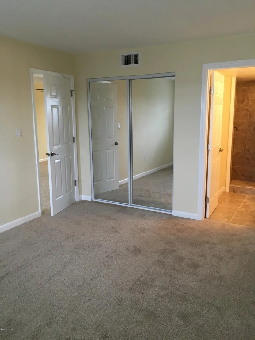Photo of Unit 403 at 1025 Rockledge Drive
