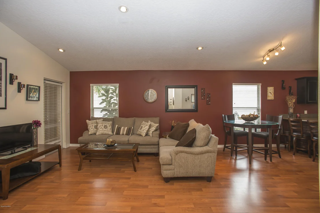 Photo of 1277 Goldenrod Circle NE