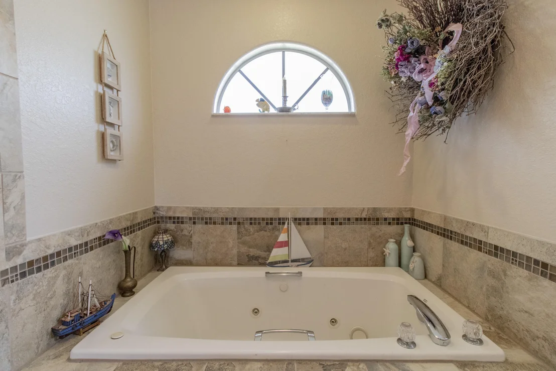 Photo of 6281 Golfview Avenue