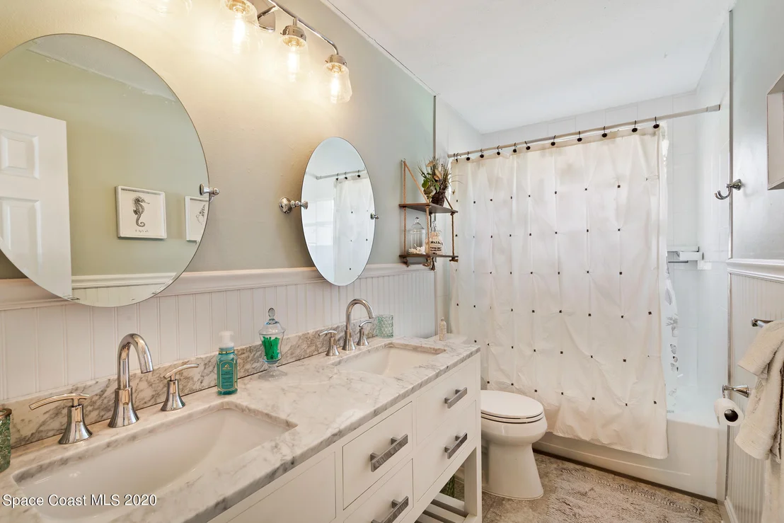 Photo of 1094 Madrid Road