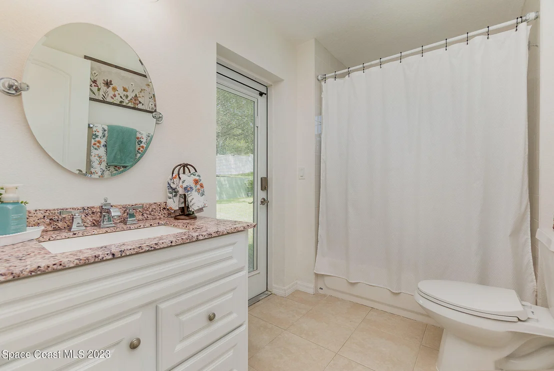 Photo of 11047 Oakshore Lane