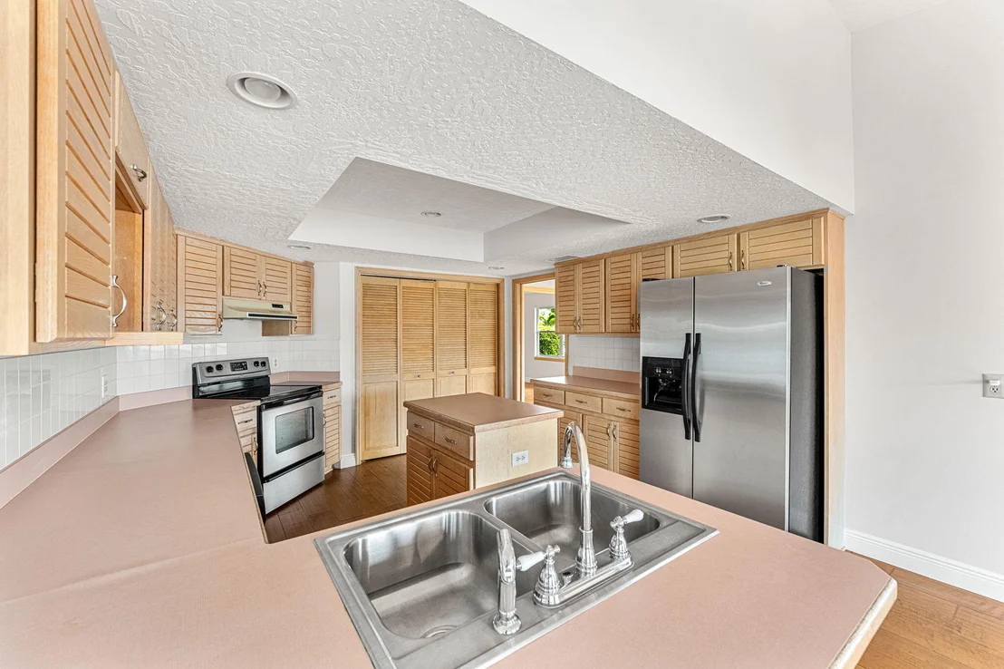 Photo of 670 Rossmoor Circle