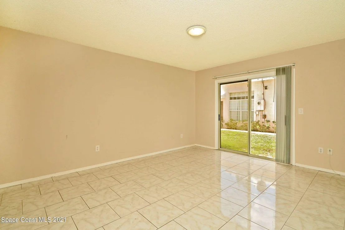 Photo of 1098 Goldenrod Circle NE