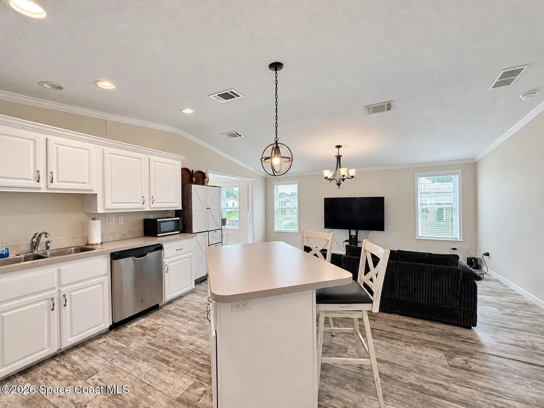 Photo of 923 Vireo Drive