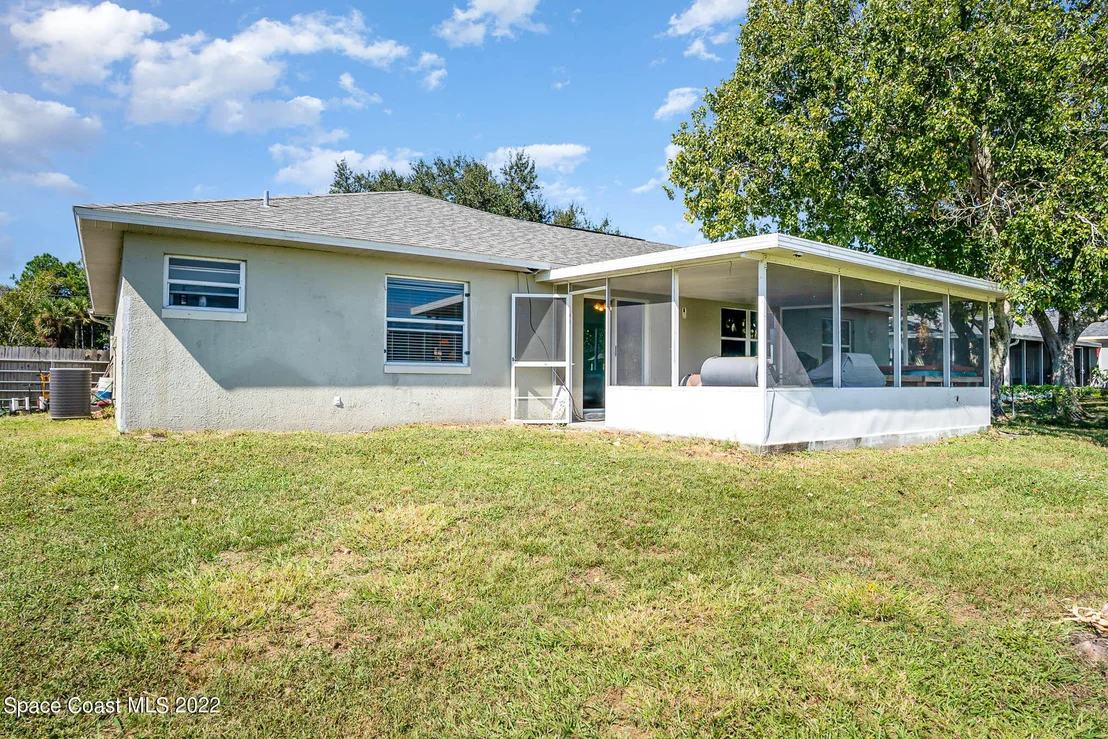 Photo of 6291 Golfview Avenue