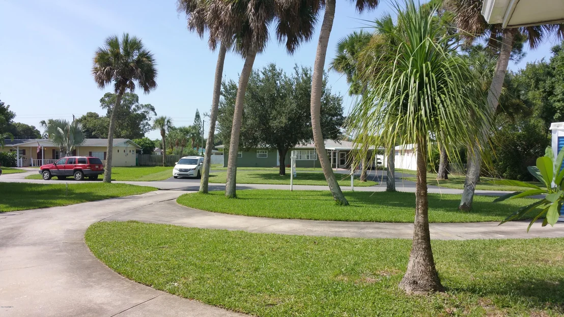 Photo of 451 Crescent Drive