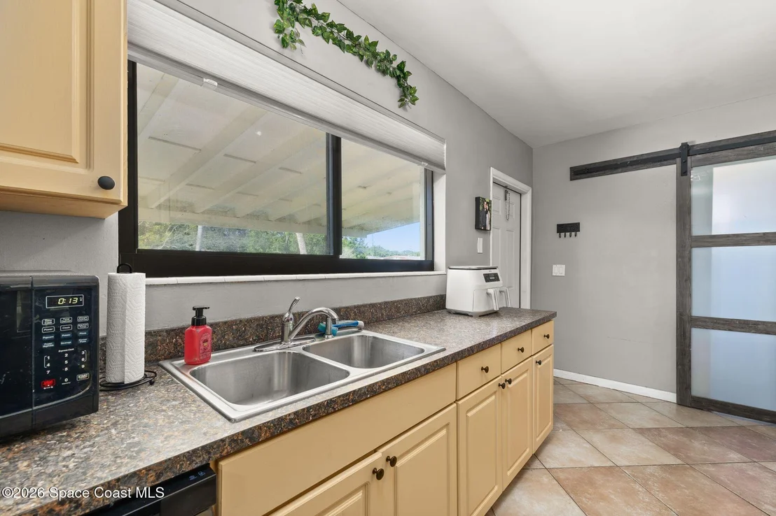 Photo of 932 Glenmore Circle