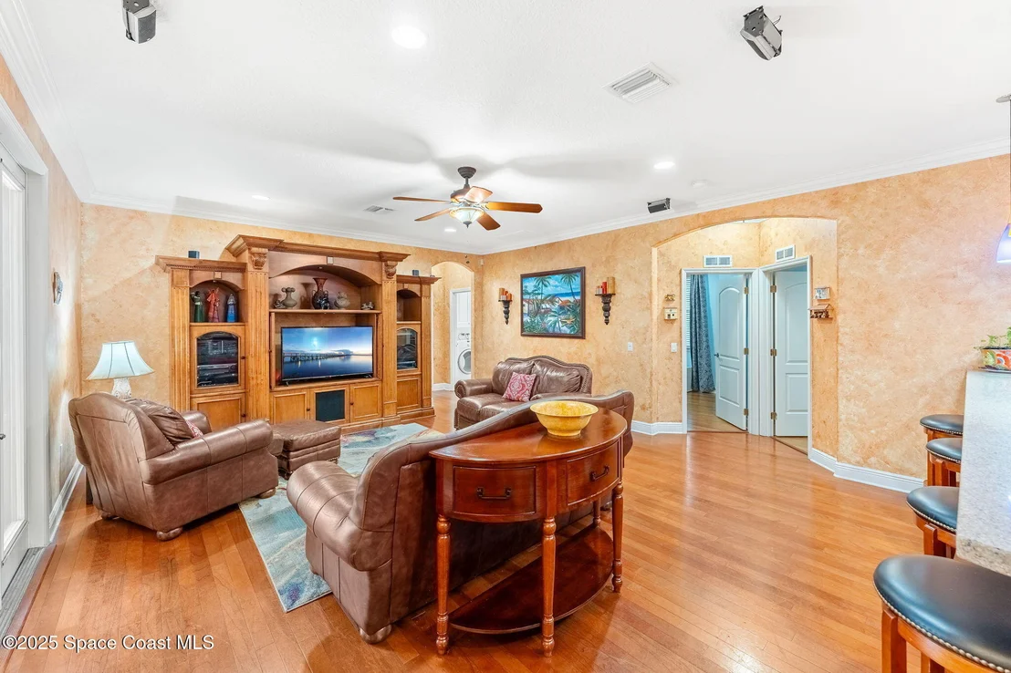 Photo of 4443 Long Lake Road