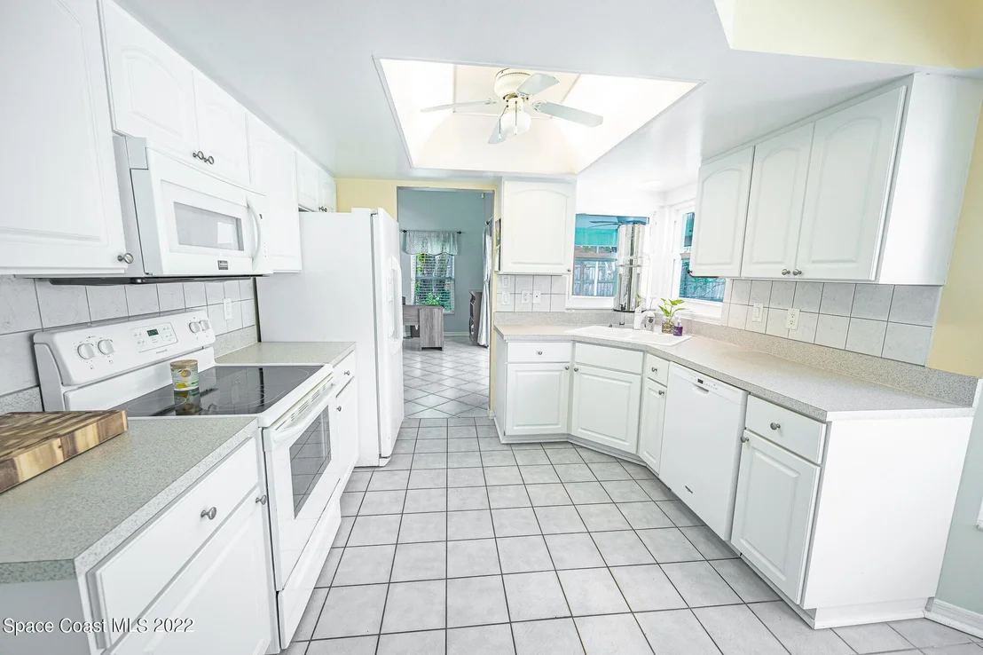 Photo of 2755 School Drive NE