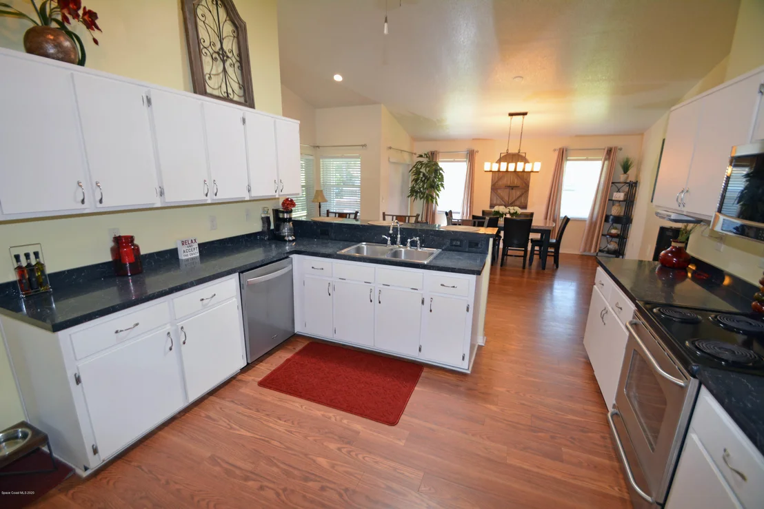 Photo of 6370 Manila Drive