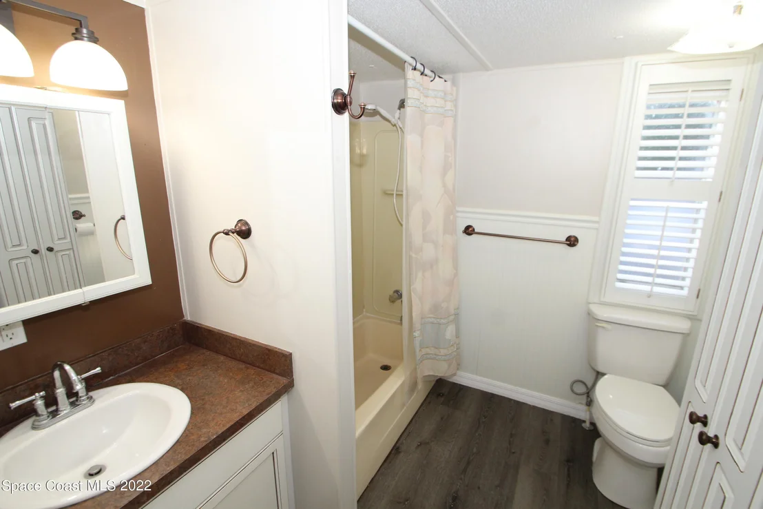 Photo of 2535 Haverhill Road NE
