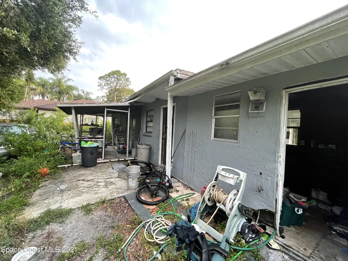 Photo of 350 Palm Avenue