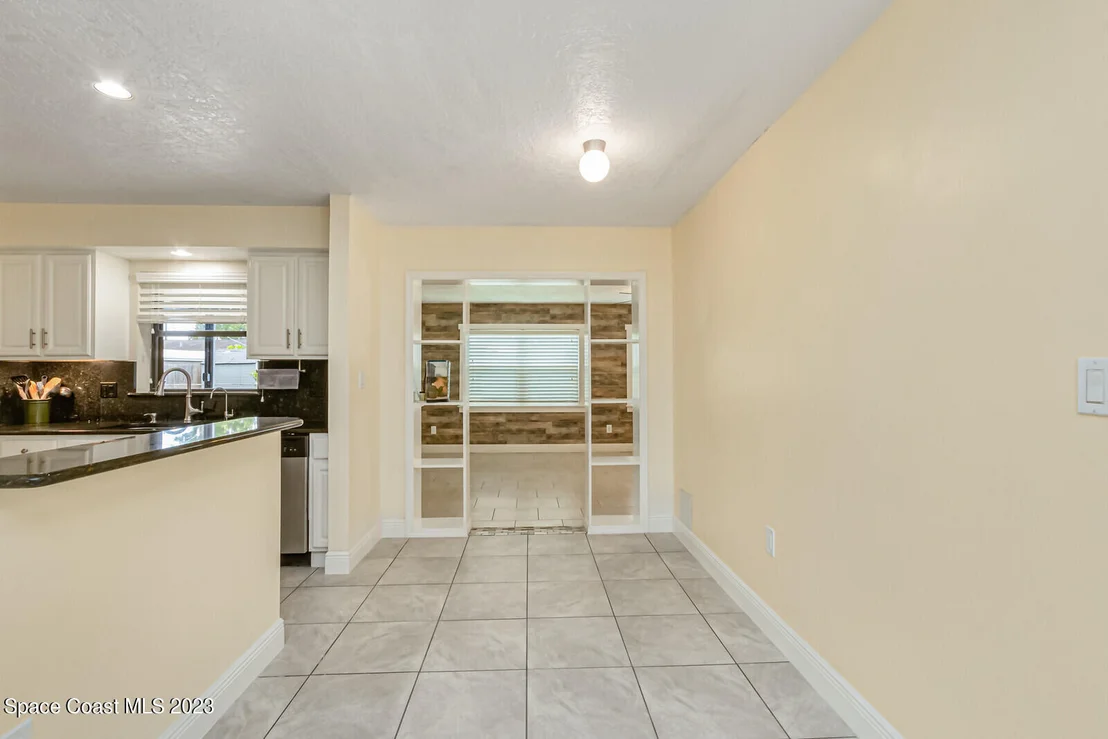 Photo of 581 Clarke Avenue