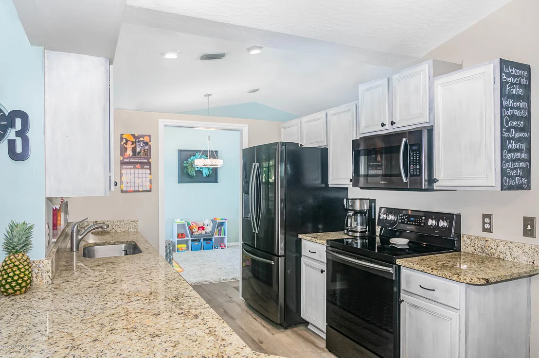 Photo of 779 Carnation Drive