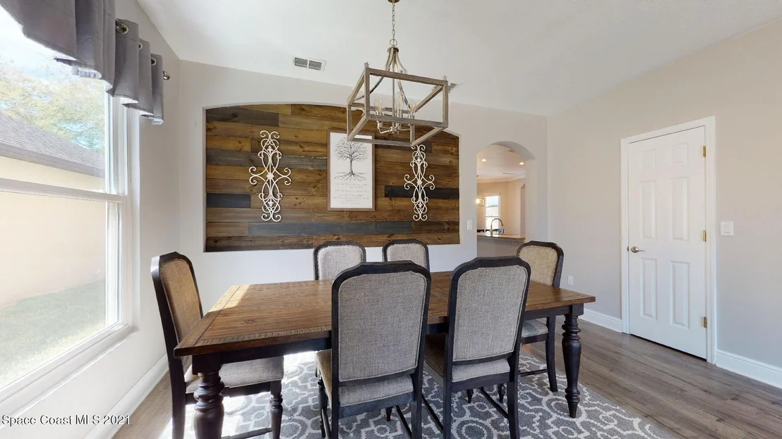 Photo of 505 Dryden Circle