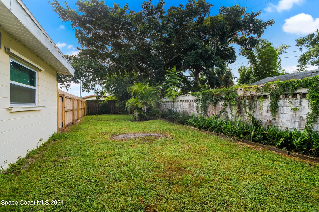 Photo of 1427 Hillcrest Drive