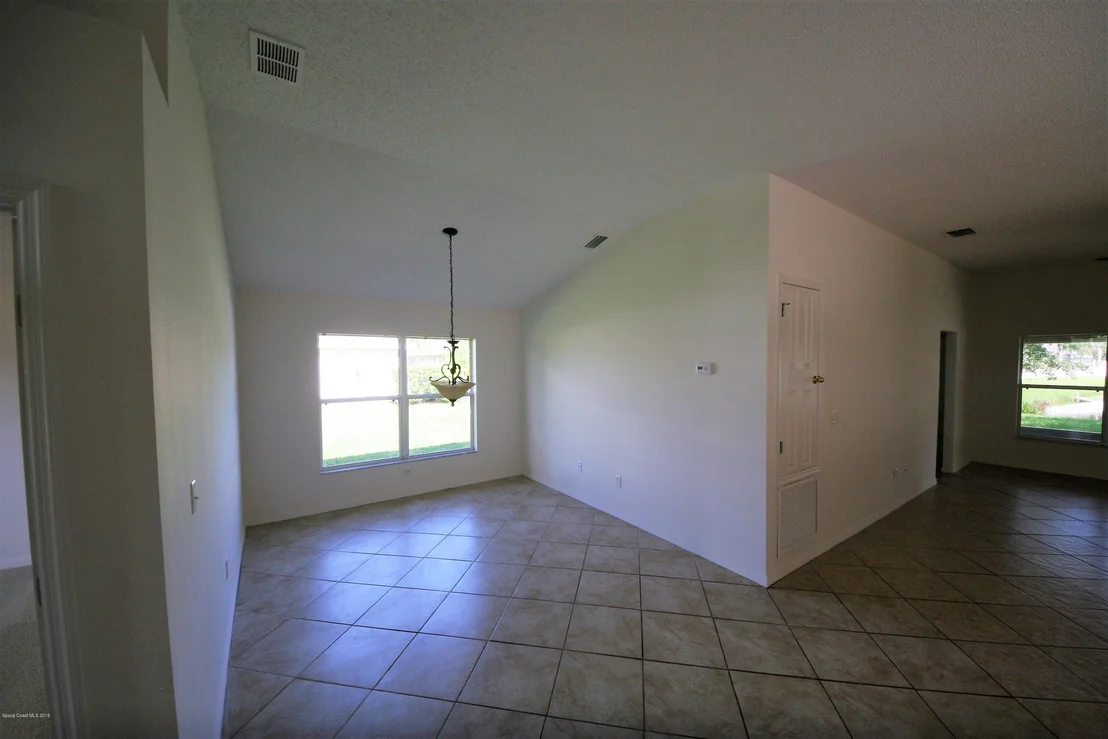Photo of 1433 Hemingway Boulevard