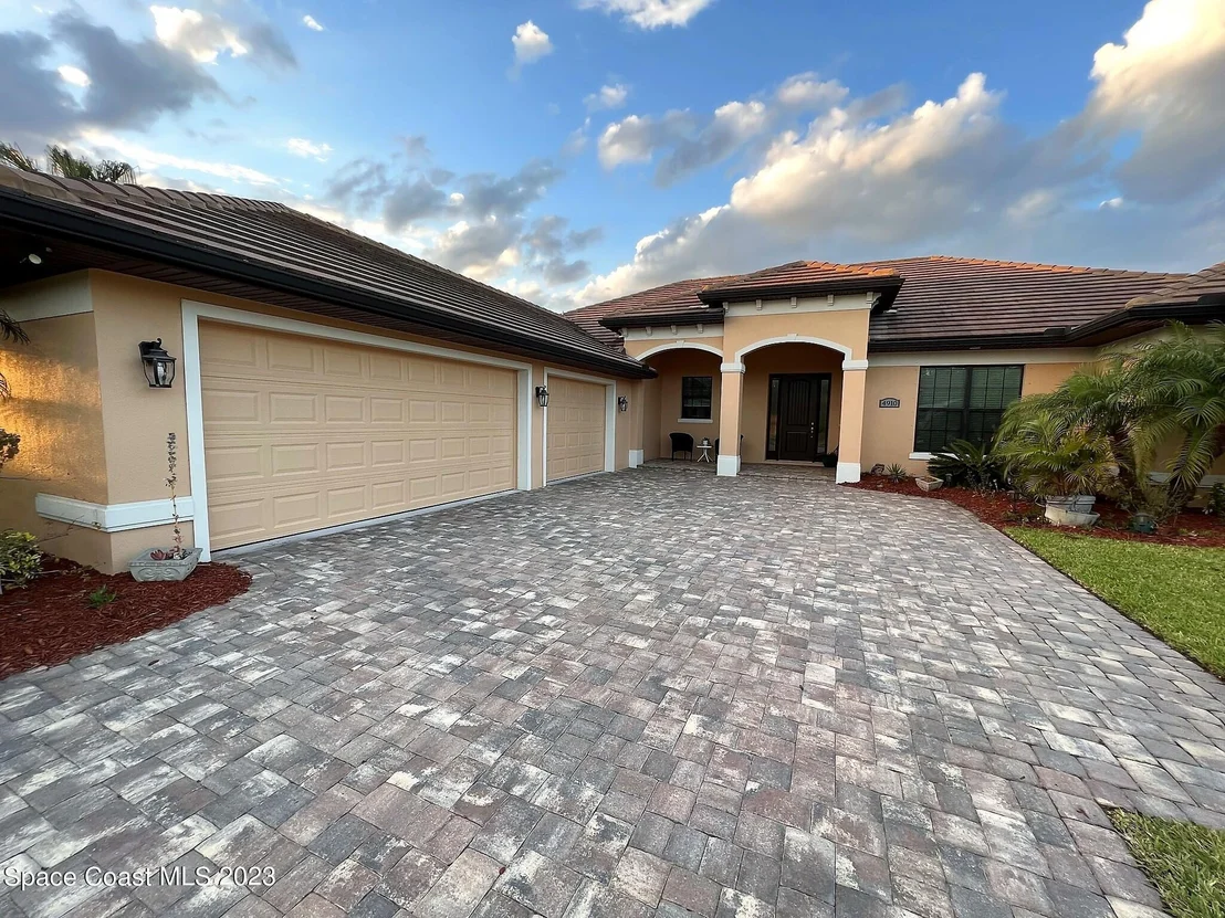 Photo of 4910 Stafford Drive