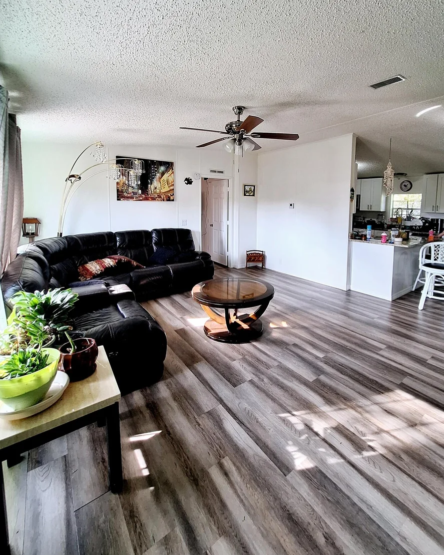 Photo of 2552 Haverhill Road NE