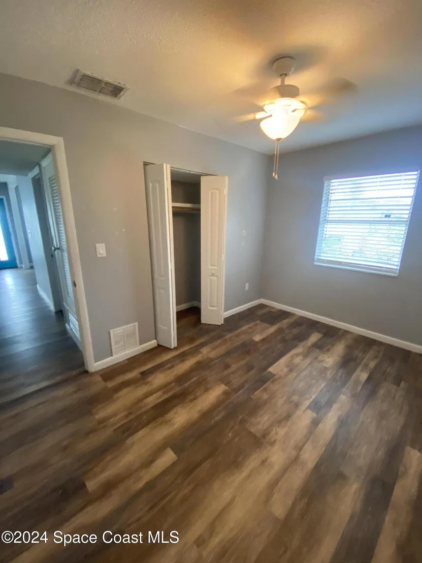 Photo of 966 Darwin Lane NE