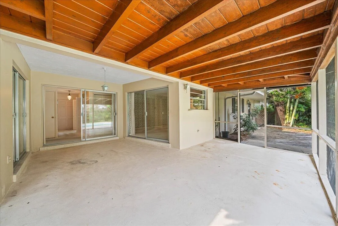 Photo of 550 Seabreeze Drive