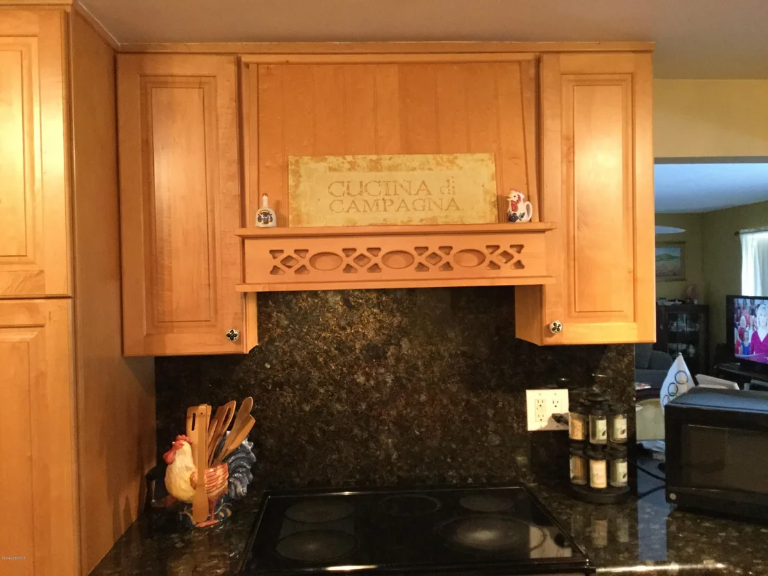 Photo of 610 N Robert Way