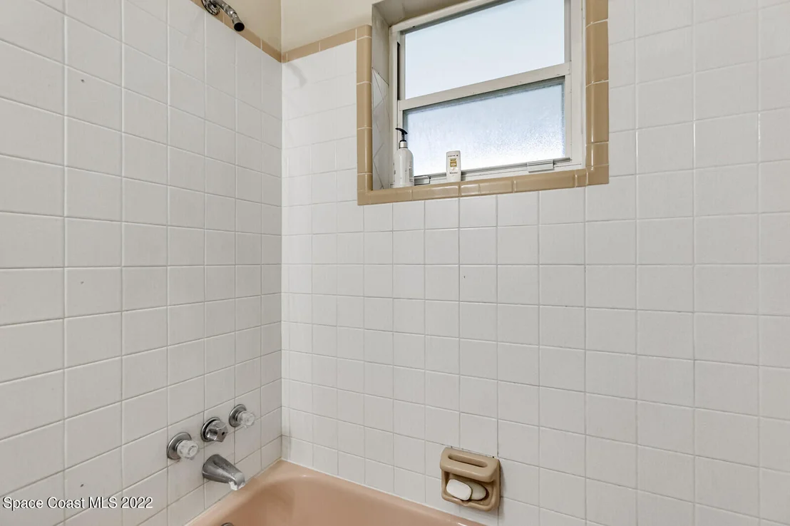 Photo of 306 Cocoa Avenue