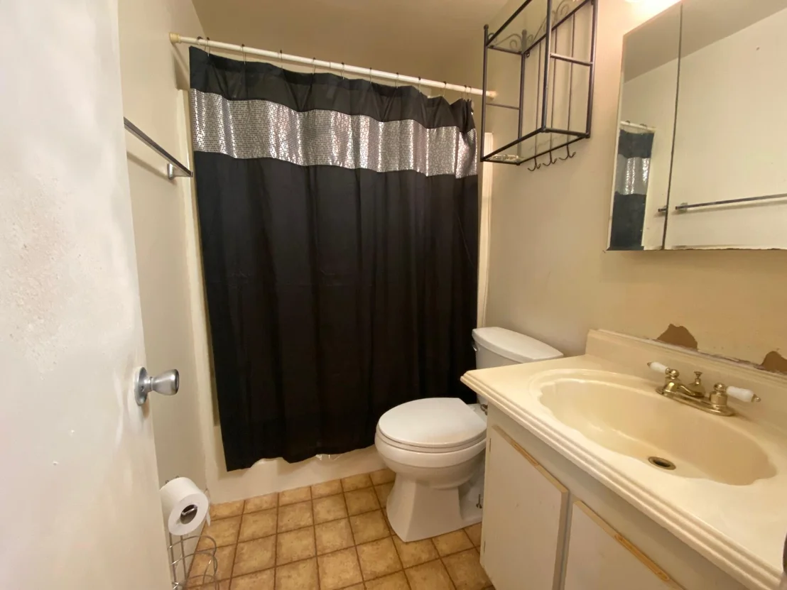 Photo of Unit 210 at 1720 Murrell Road