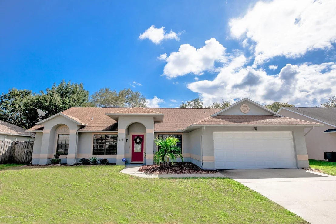 Photo of 678 Sandpiper Circle