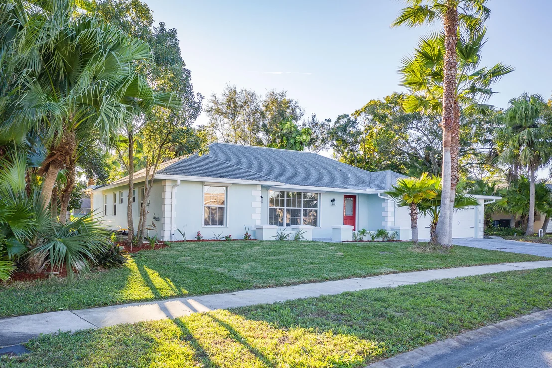 Photo of 920 Waialae Circle NE