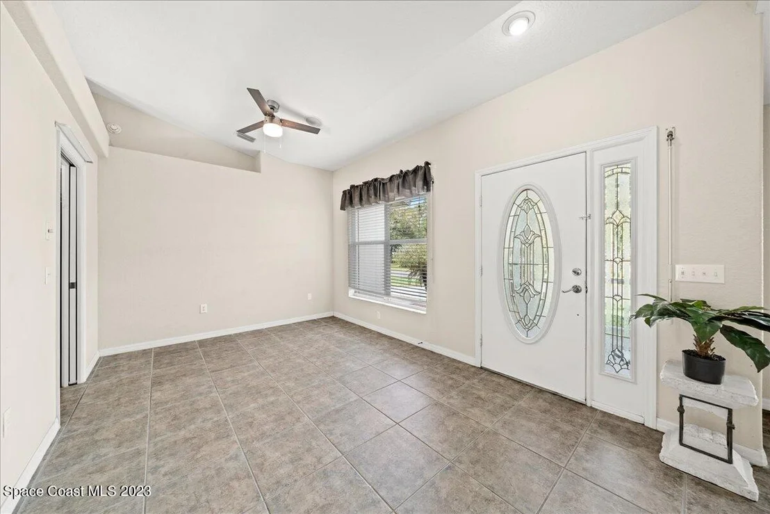 Photo of 704 La Veta Drive