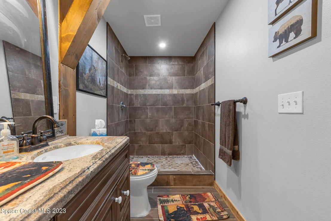 Photo of 1370 Gopher Slough Road