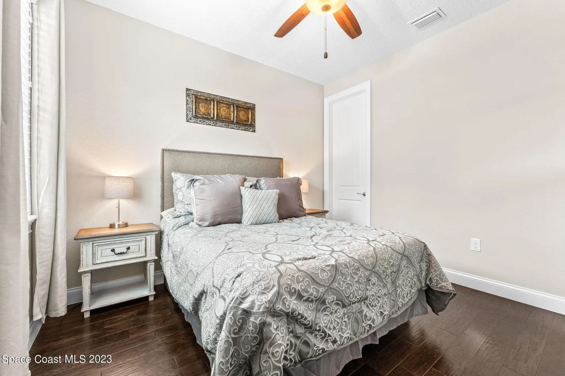Photo of 2037 Windbrook Drive SE