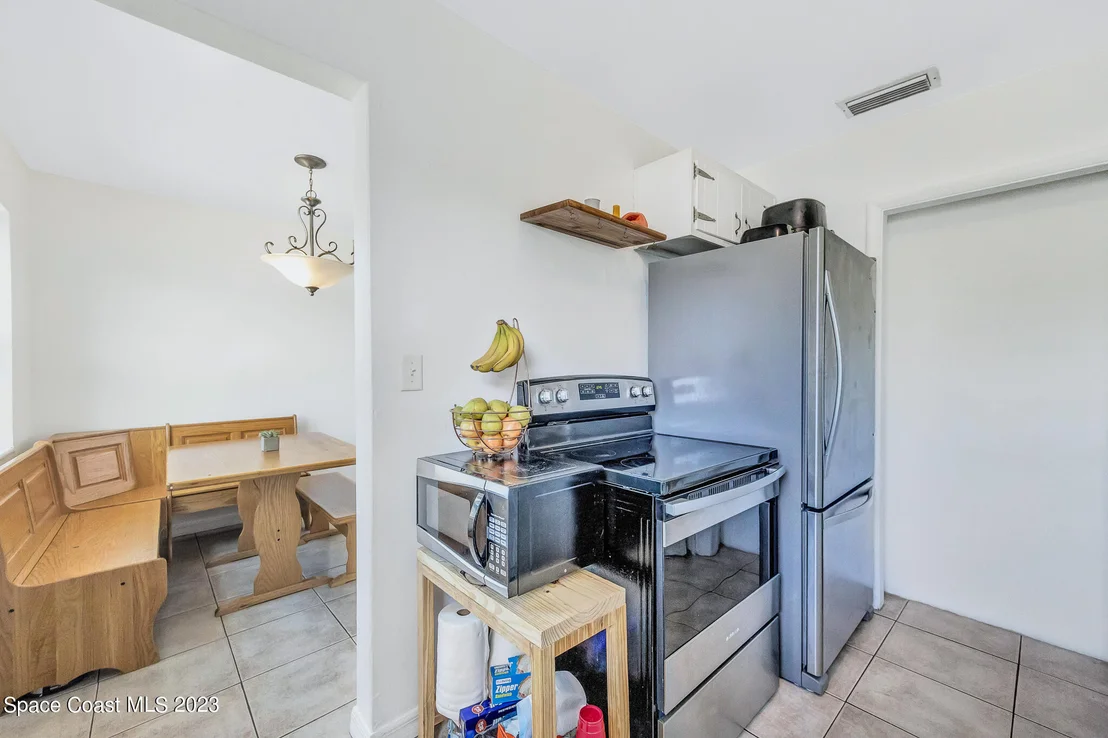 Photo of 2981 Kosuth Road NE