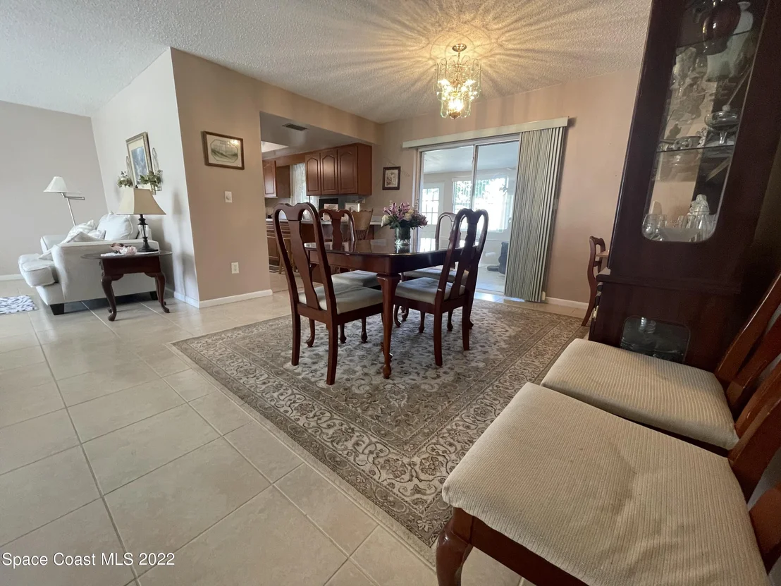 Photo of 900 Beaverdale Lane