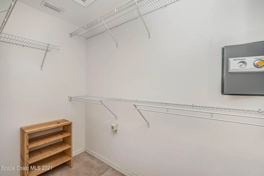Photo of 4691 Portage Trail