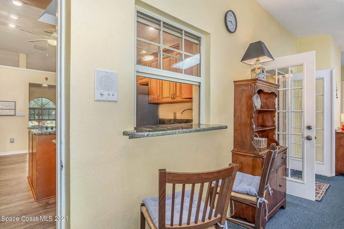 Photo of 2555 Macdonald Lane
