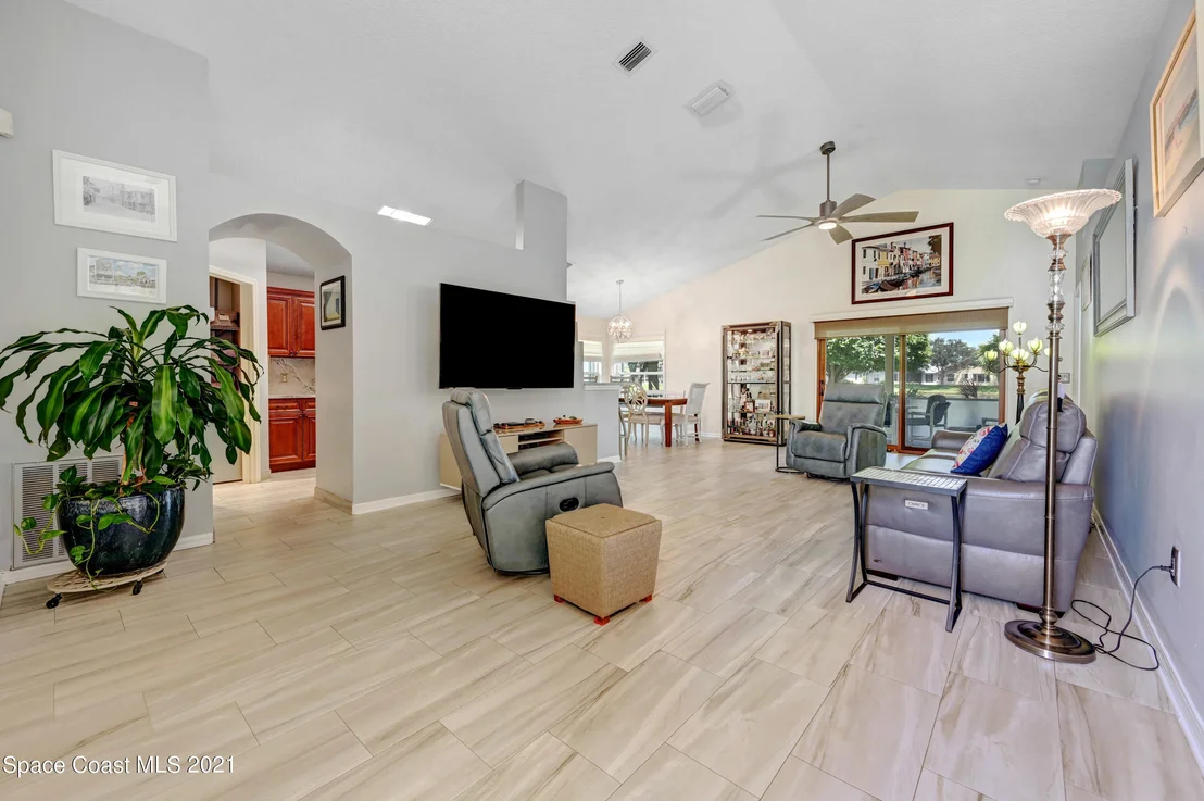 Photo of 2589 Addington Circle