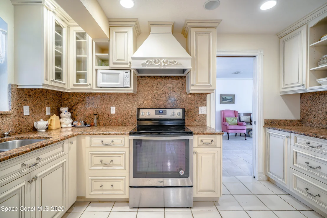 Photo of 304 HAMLIN Avenue