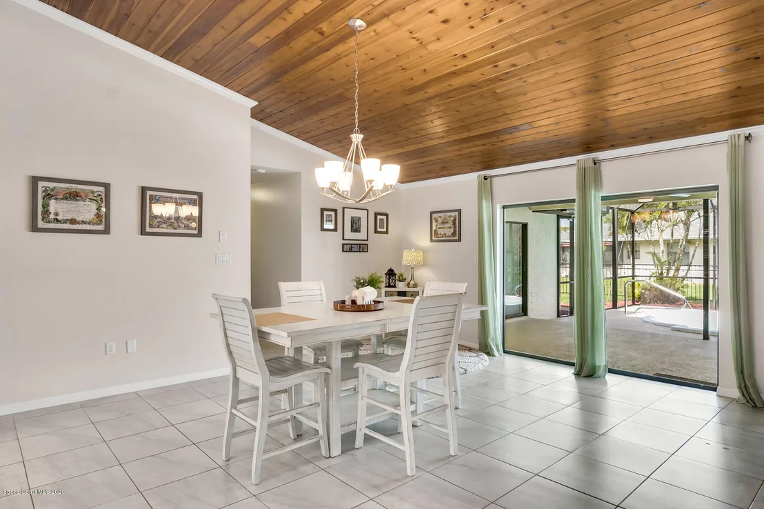 Photo of 980 Long Meadow Lane