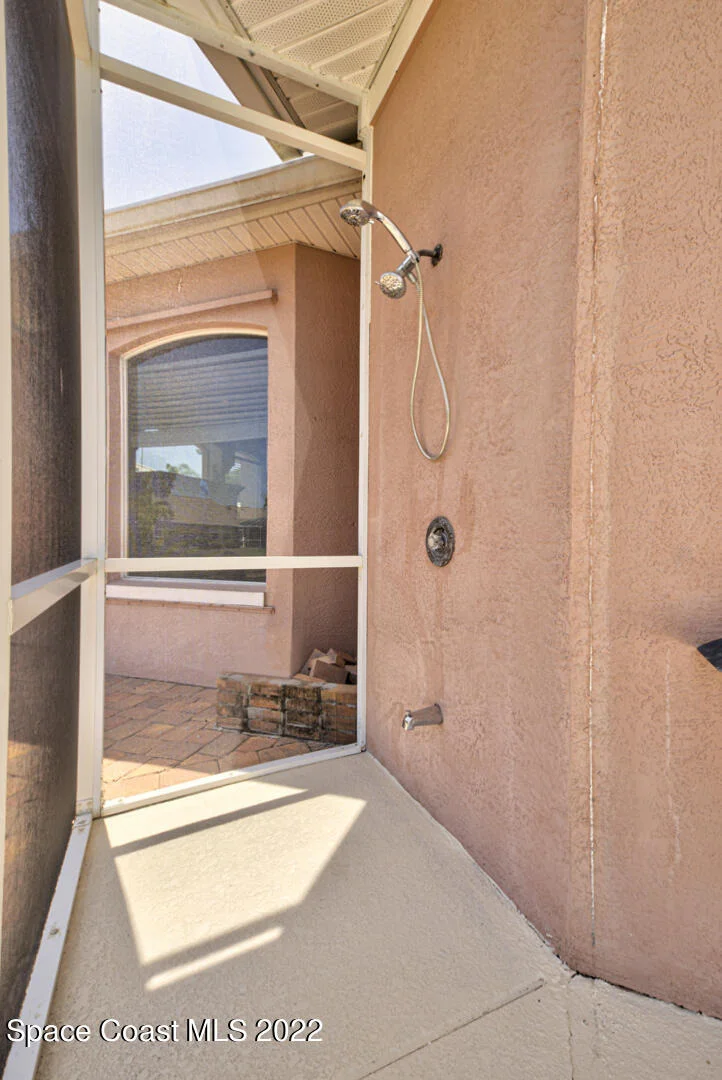 Photo of 334 Island Drive