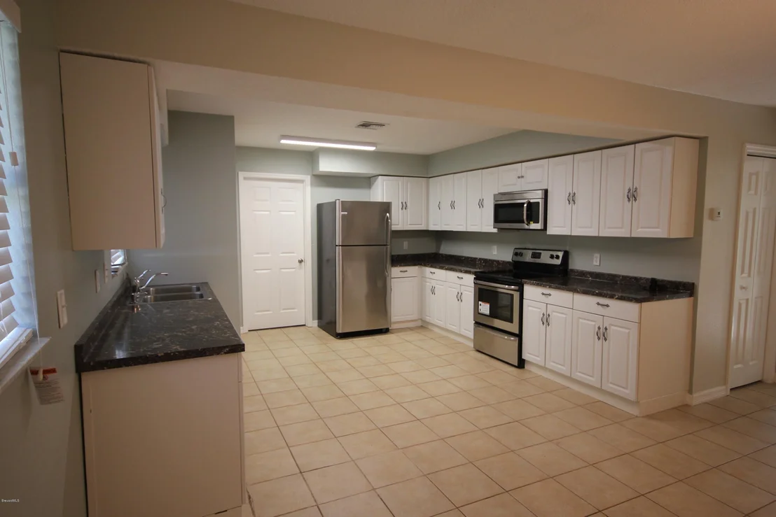 Photo of Unit 0 at 1835 Lansing Street