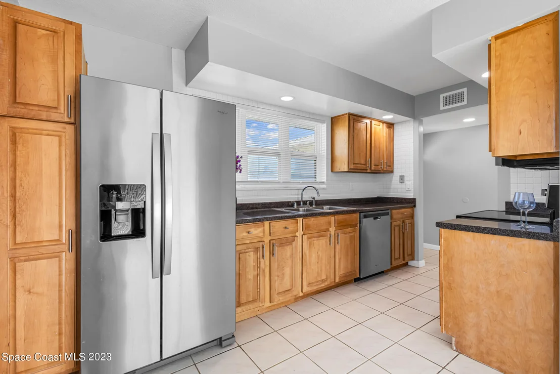 Photo of 948 Darwin Lane NE