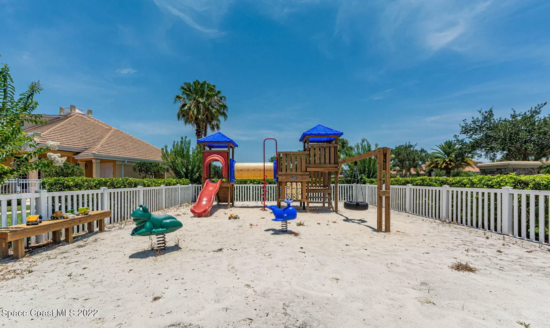 Photo of 585 Caroline Drive