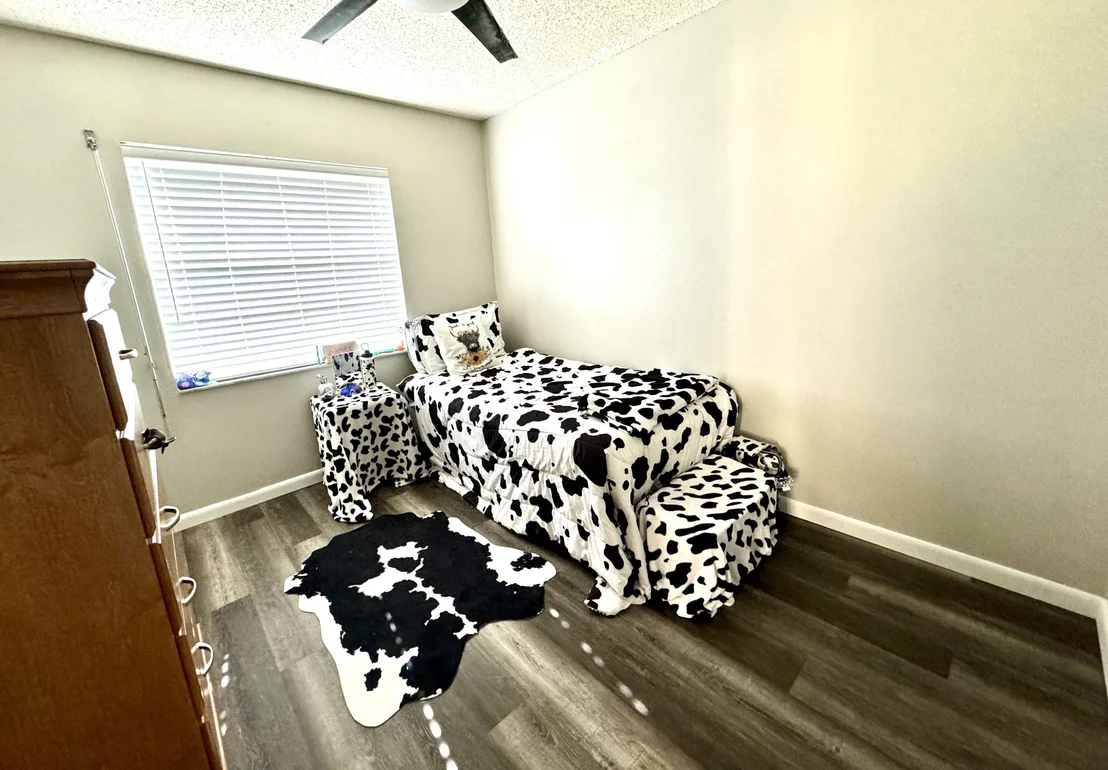 Photo of 1037 Sycamore Drive