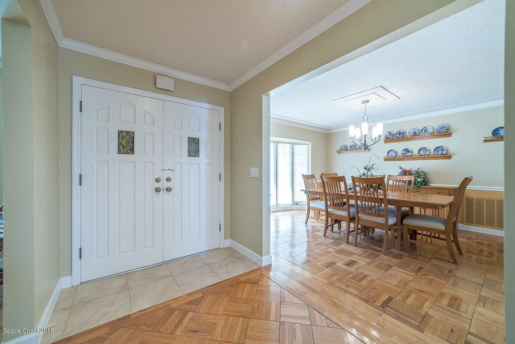 Photo of 1401 Meadowbrook Road NE