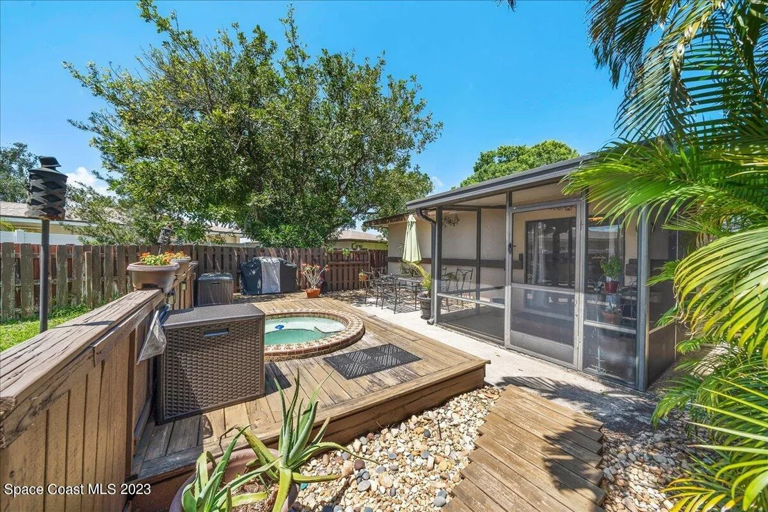 Photo of 250 Applewood Circle