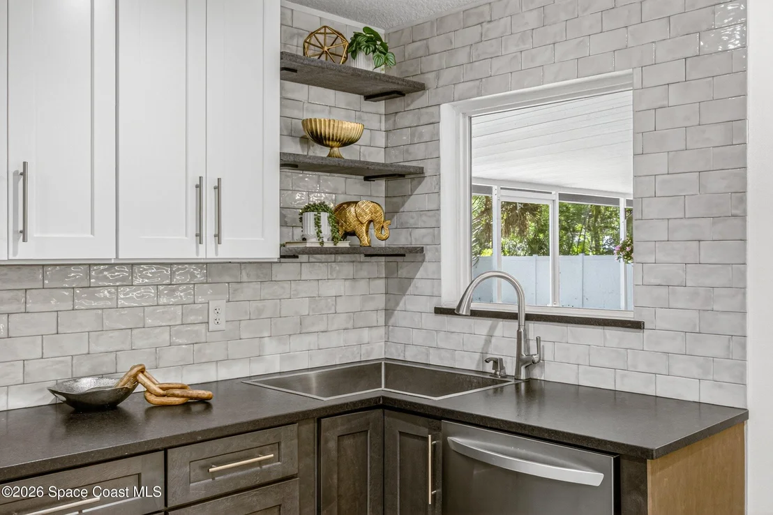 Photo of 3255 Hield Road