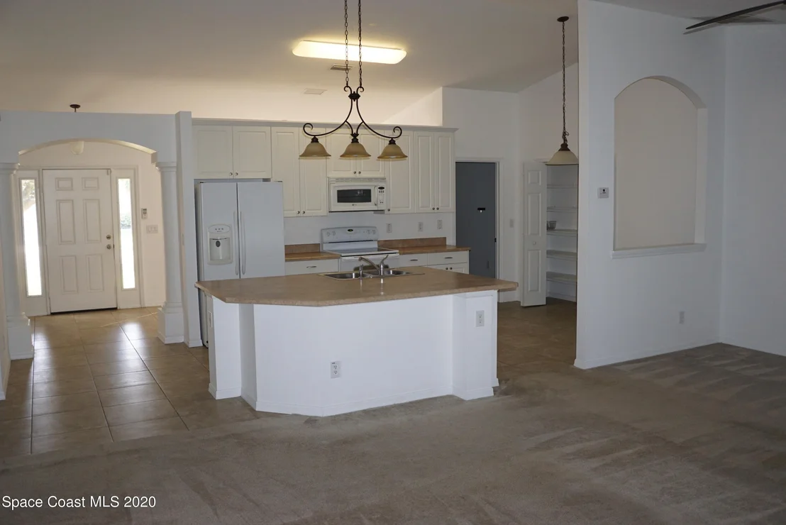 Photo of 1101 Morgan Circle NE