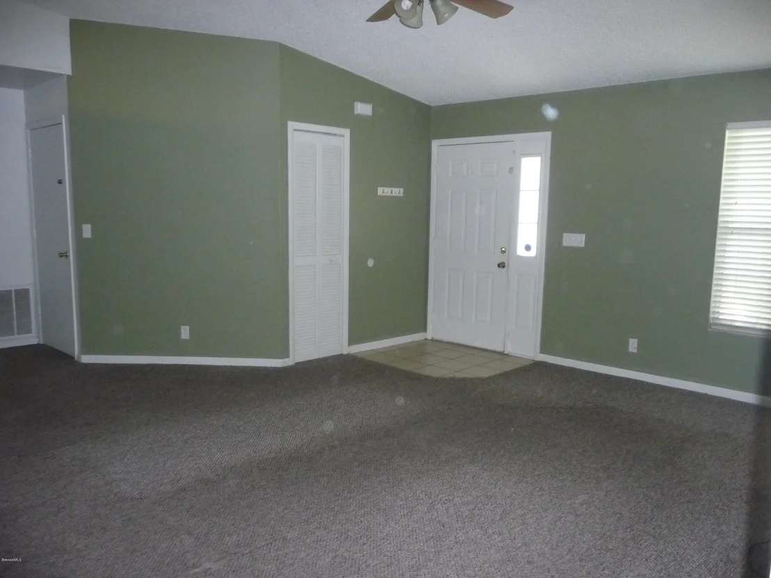 Photo of 880 Yellow Pine Avenue